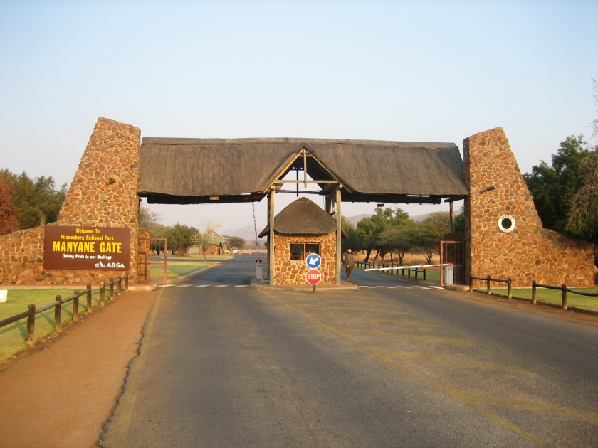 Pilanesberg Manyane Gate, Entrance